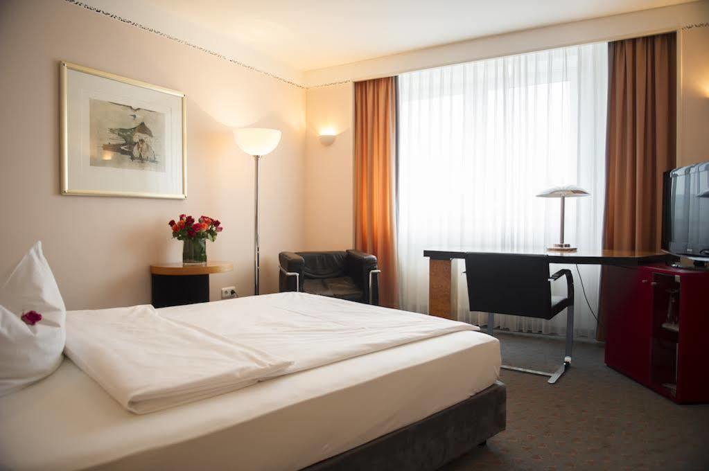 אדלסריד Parkhotel Schmid מראה חיצוני תמונה